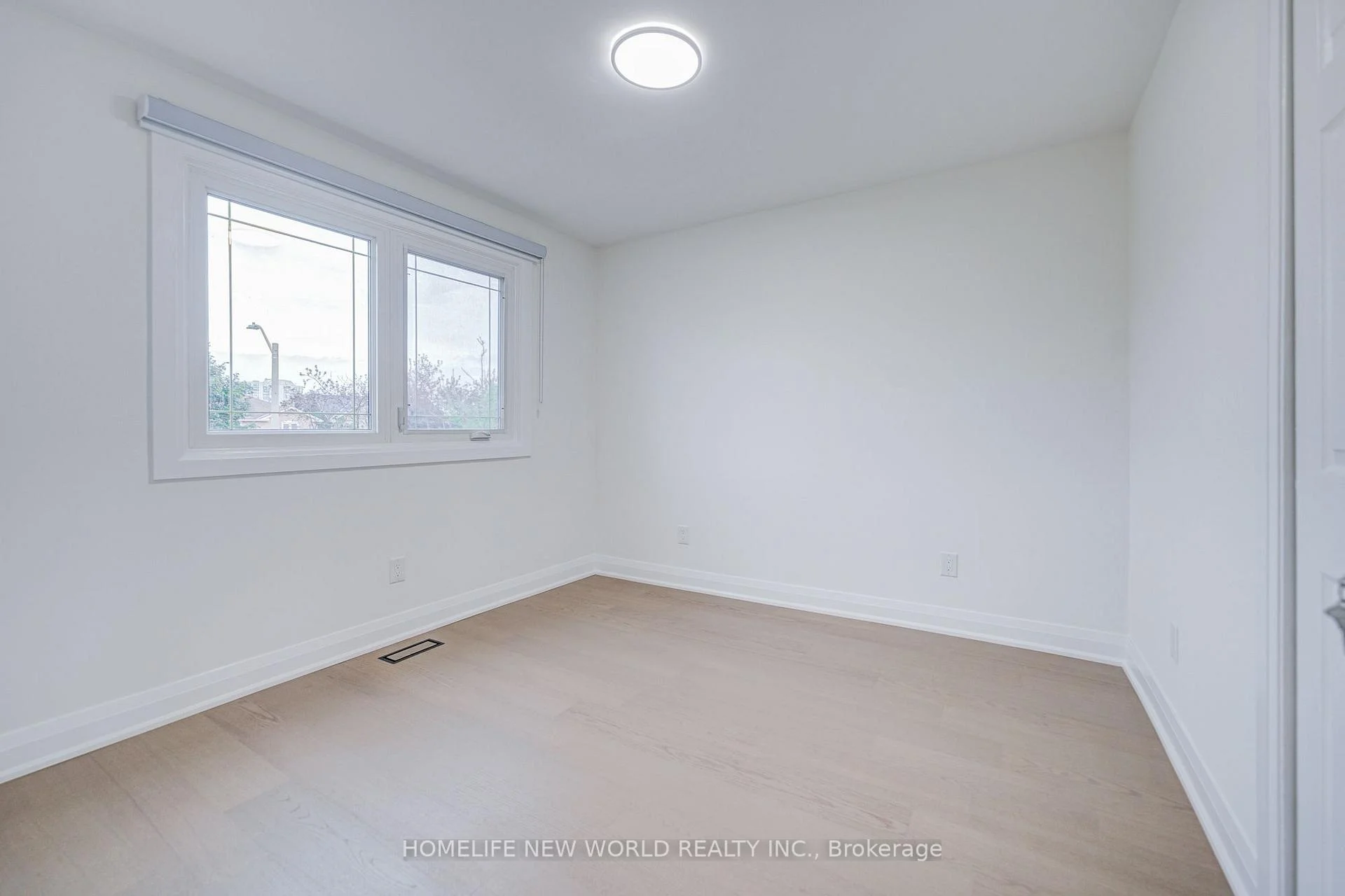 Photo 80 of 199 Harrowsmith Drive W, Mississauga, Hurontario — HOMEH