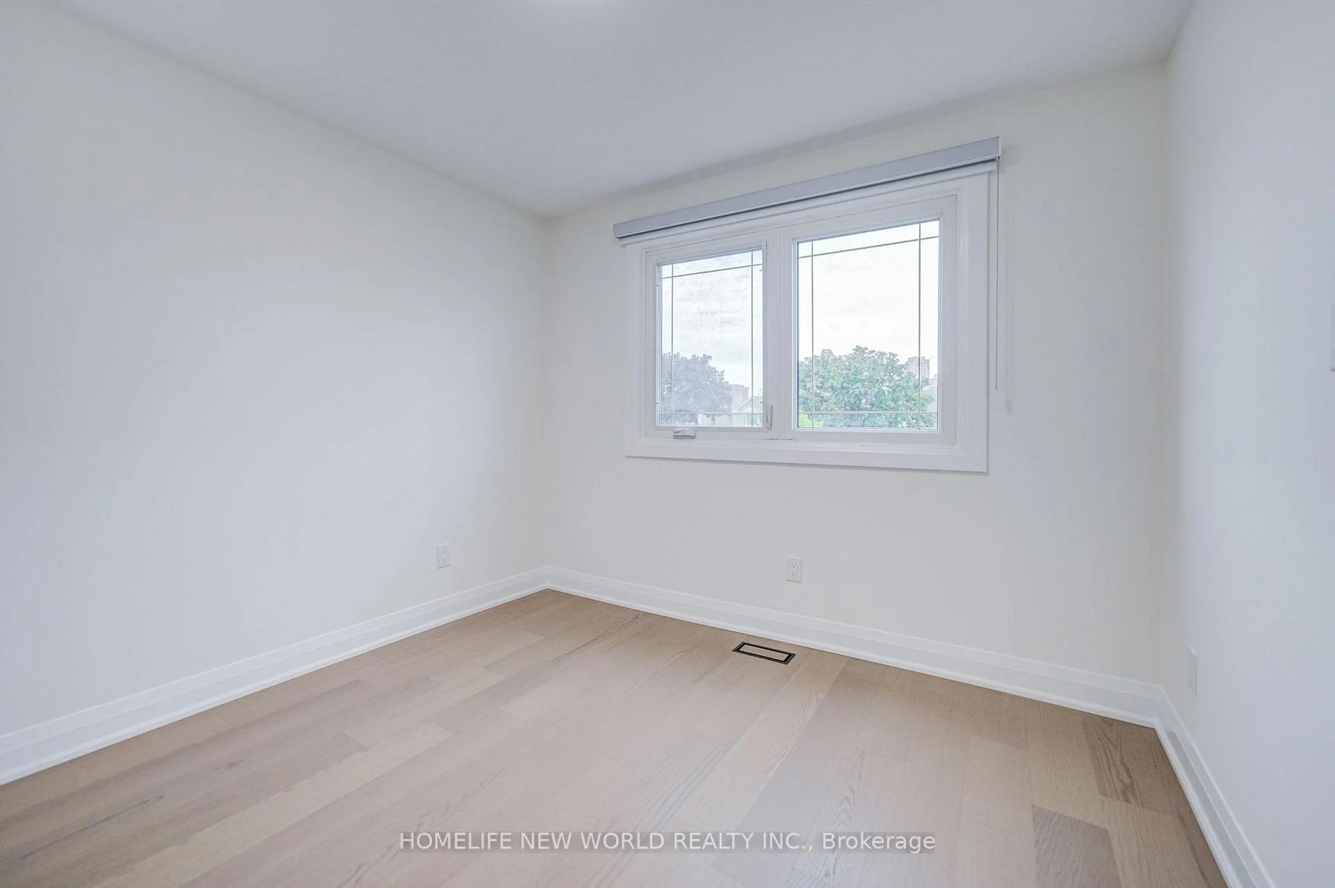 Photo 83 of 199 Harrowsmith Drive W, Mississauga, Hurontario — HOMEH