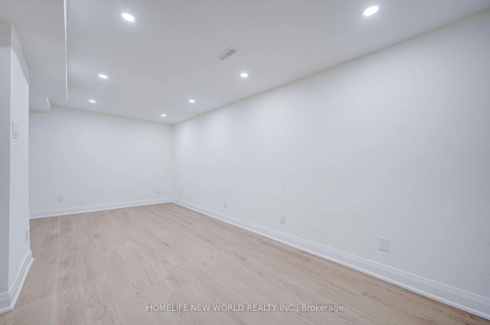 Photo 87 of 199 Harrowsmith Drive W, Mississauga, Hurontario — HOMEH