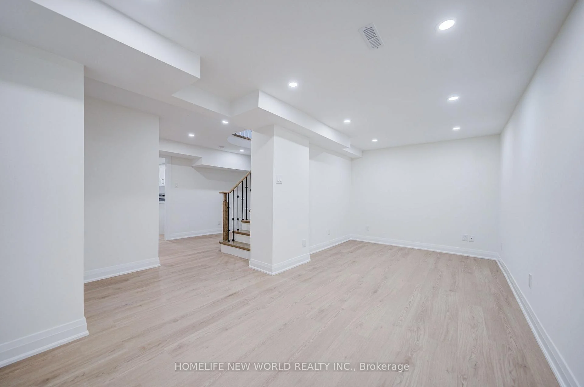 Photo 88 of 199 Harrowsmith Drive W, Mississauga, Hurontario — HOMEH