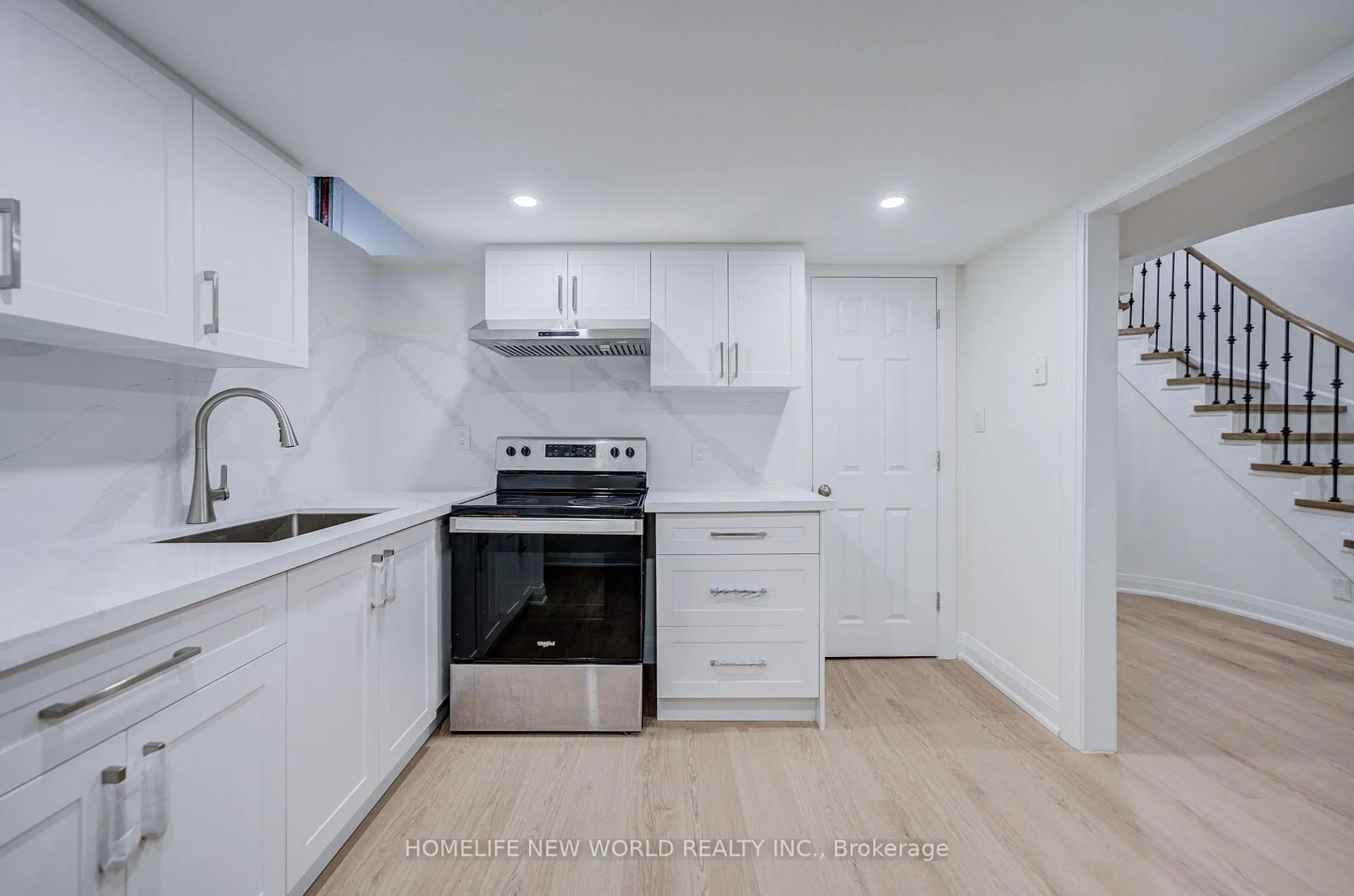 Photo 92 of 199 Harrowsmith Drive W, Mississauga, Hurontario — HOMEH