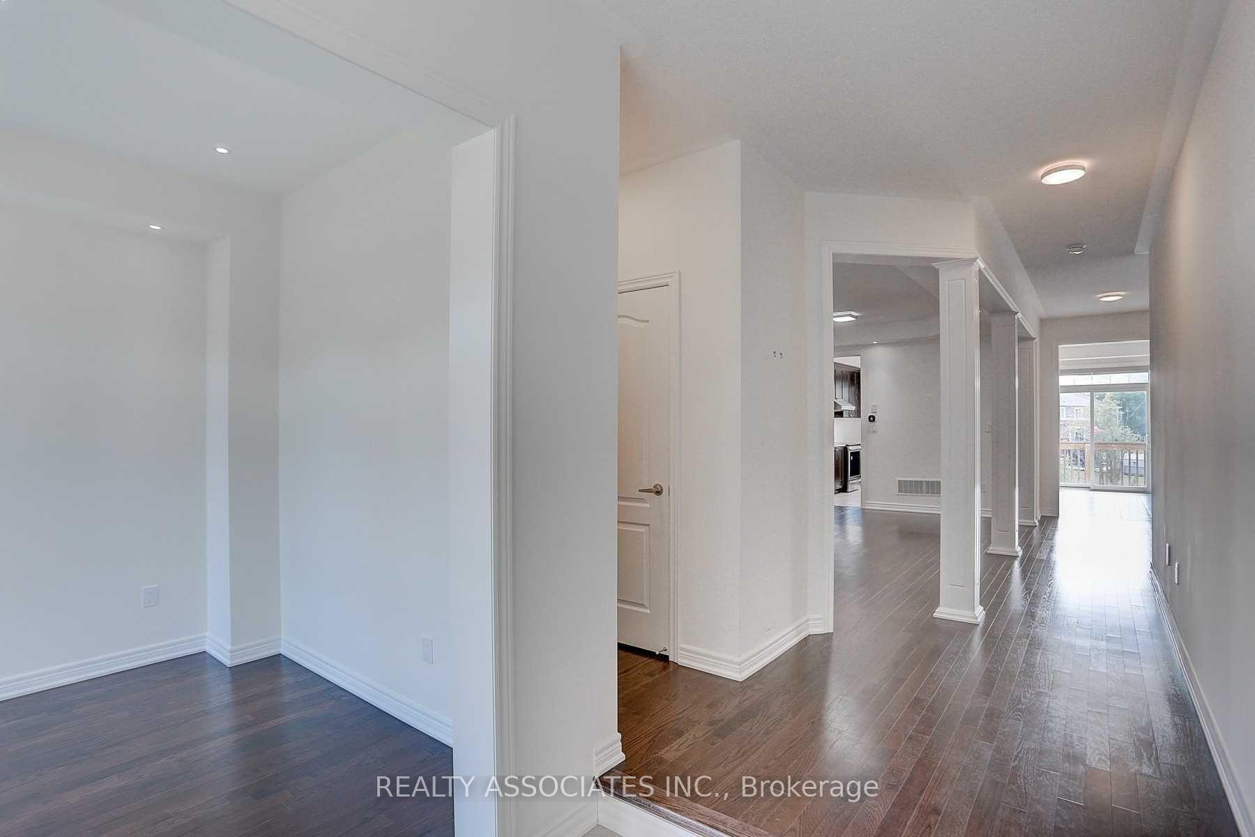 Photo 4 of 153 Roy Harper Avenue, Aurora, Rural Aurora — HOMEH