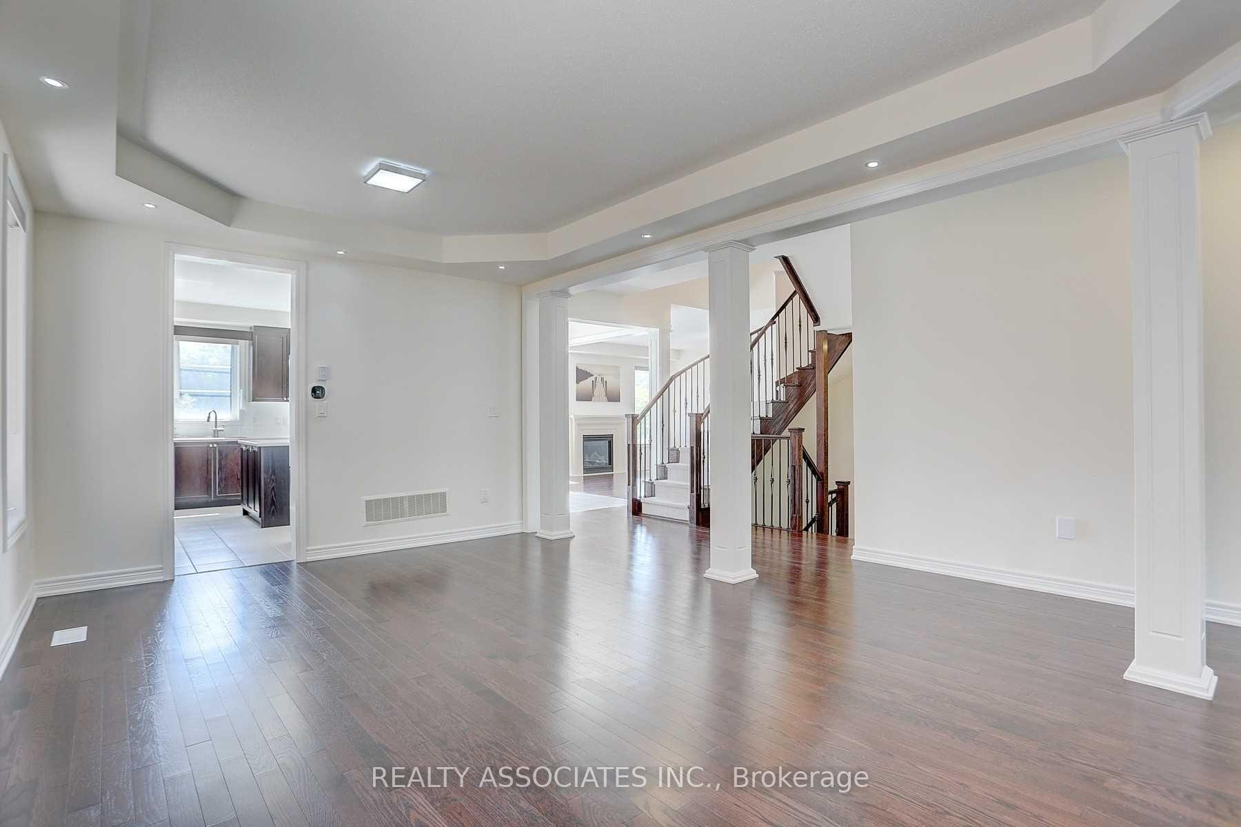 Photo 7 of 153 Roy Harper Avenue, Aurora, Rural Aurora — HOMEH