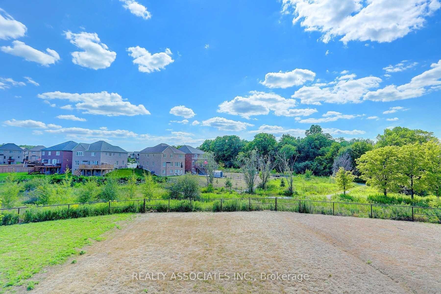 Photo 11 of 153 Roy Harper Avenue, Aurora, Rural Aurora — HOMEH