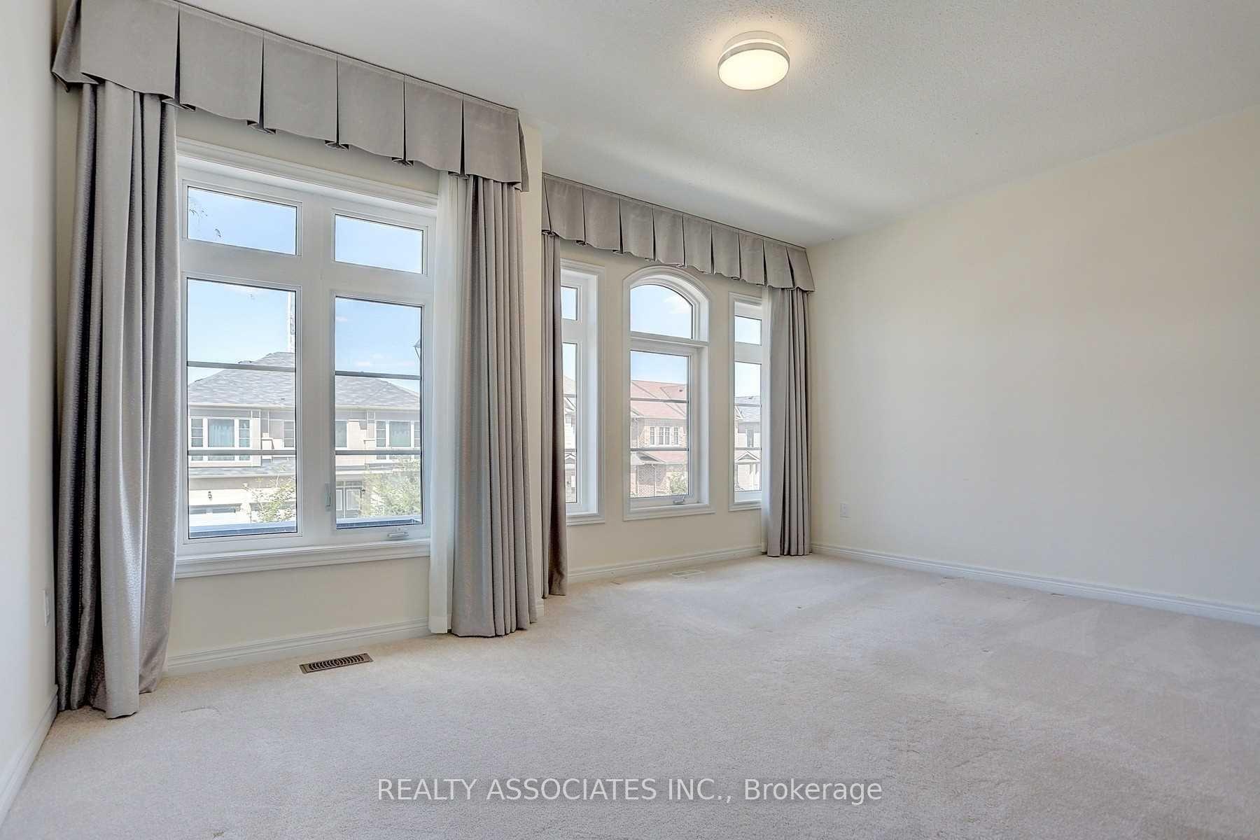 Photo 20 of 153 Roy Harper Avenue, Aurora, Rural Aurora — HOMEH