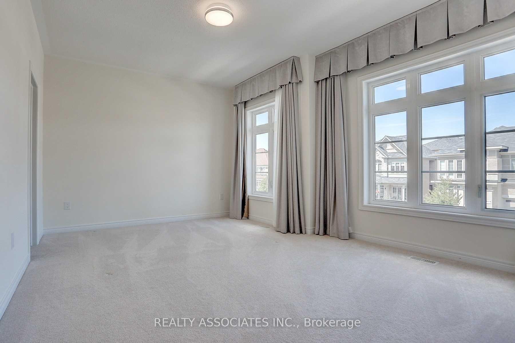 Photo 23 of 153 Roy Harper Avenue, Aurora, Rural Aurora — HOMEH