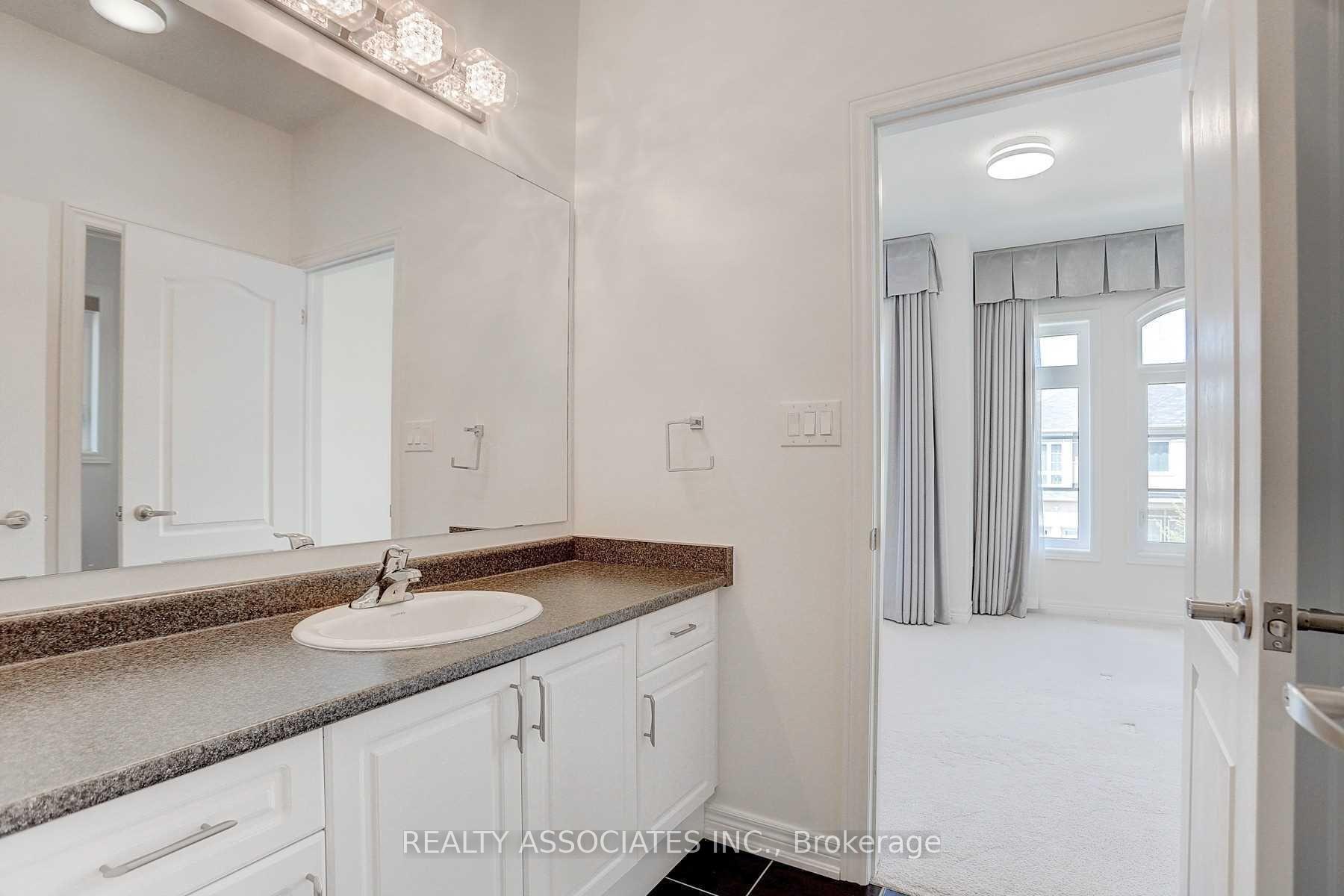 Photo 26 of 153 Roy Harper Avenue, Aurora, Rural Aurora — HOMEH