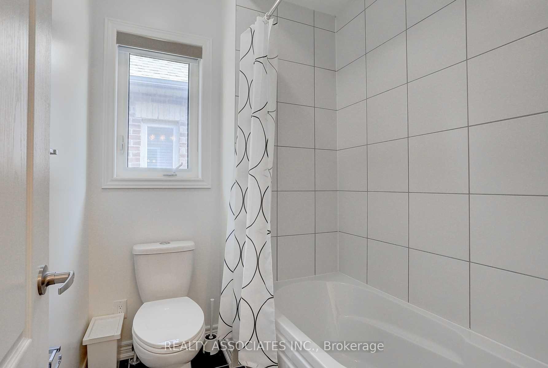Photo 28 of 153 Roy Harper Avenue, Aurora, Rural Aurora — HOMEH