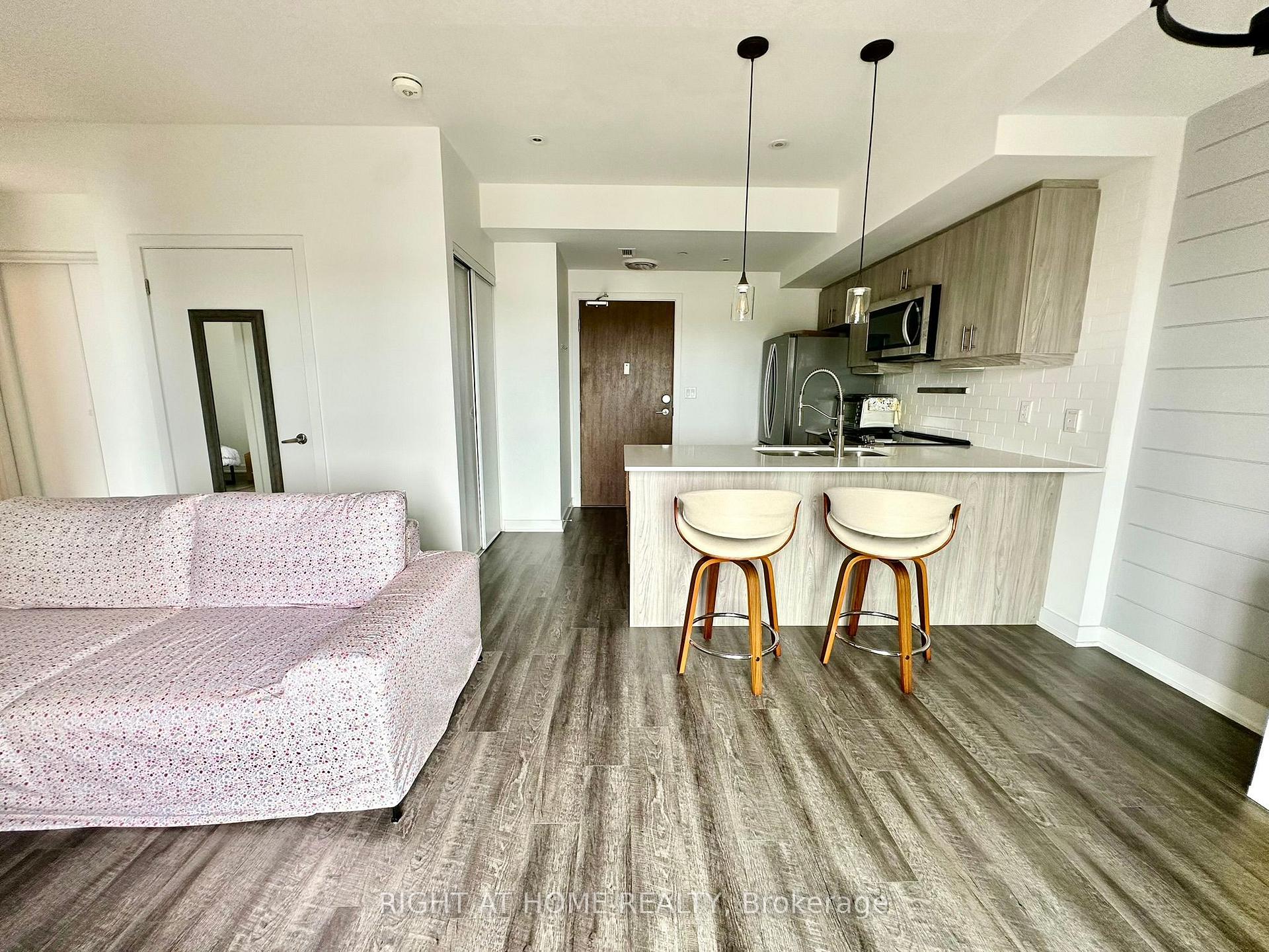 Photo 5 of Unit 516, 16 Markle Crescent, Hamilton, Ancaster — HOMEH