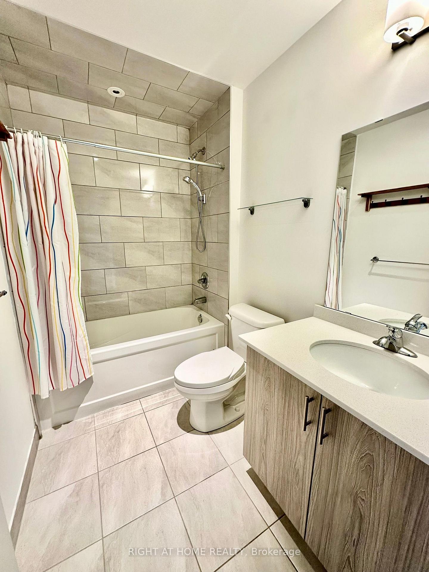 Photo 7 of Unit 516, 16 Markle Crescent, Hamilton, Ancaster — HOMEH