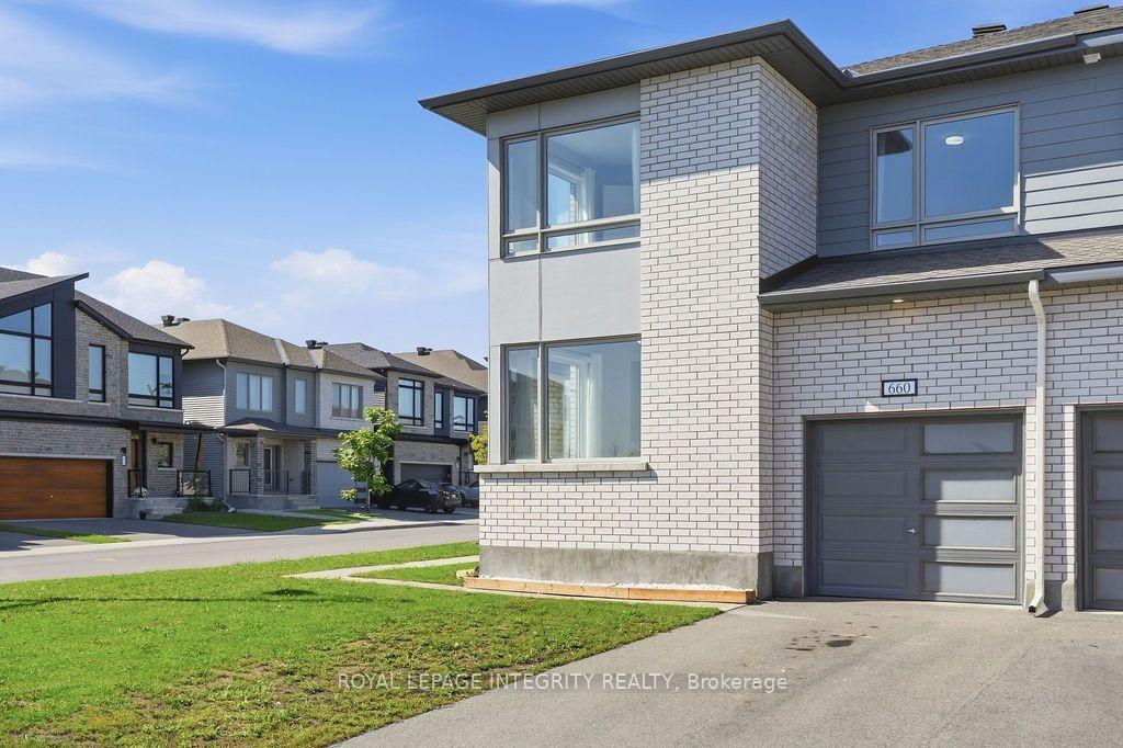 Photo 2 of 660 Fenwick Way, Ottawa, Barrhaven - Stonebridge — HOMEH