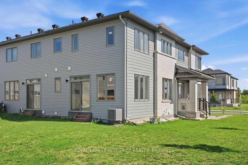 Photo 3 of 660 Fenwick Way, Ottawa, Barrhaven - Stonebridge — HOMEH