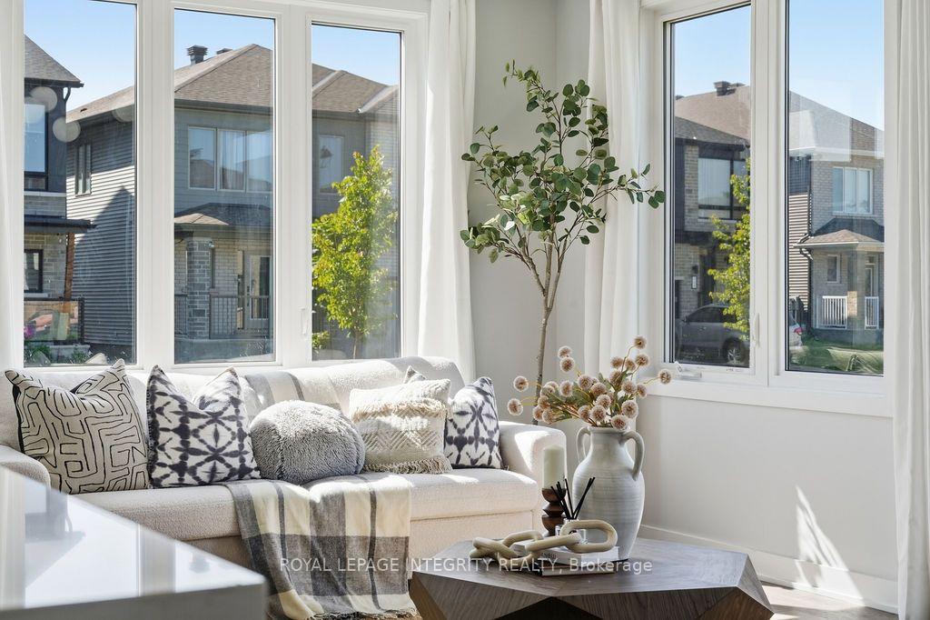 Photo 19 of 660 Fenwick Way, Ottawa, Barrhaven - Stonebridge — HOMEH