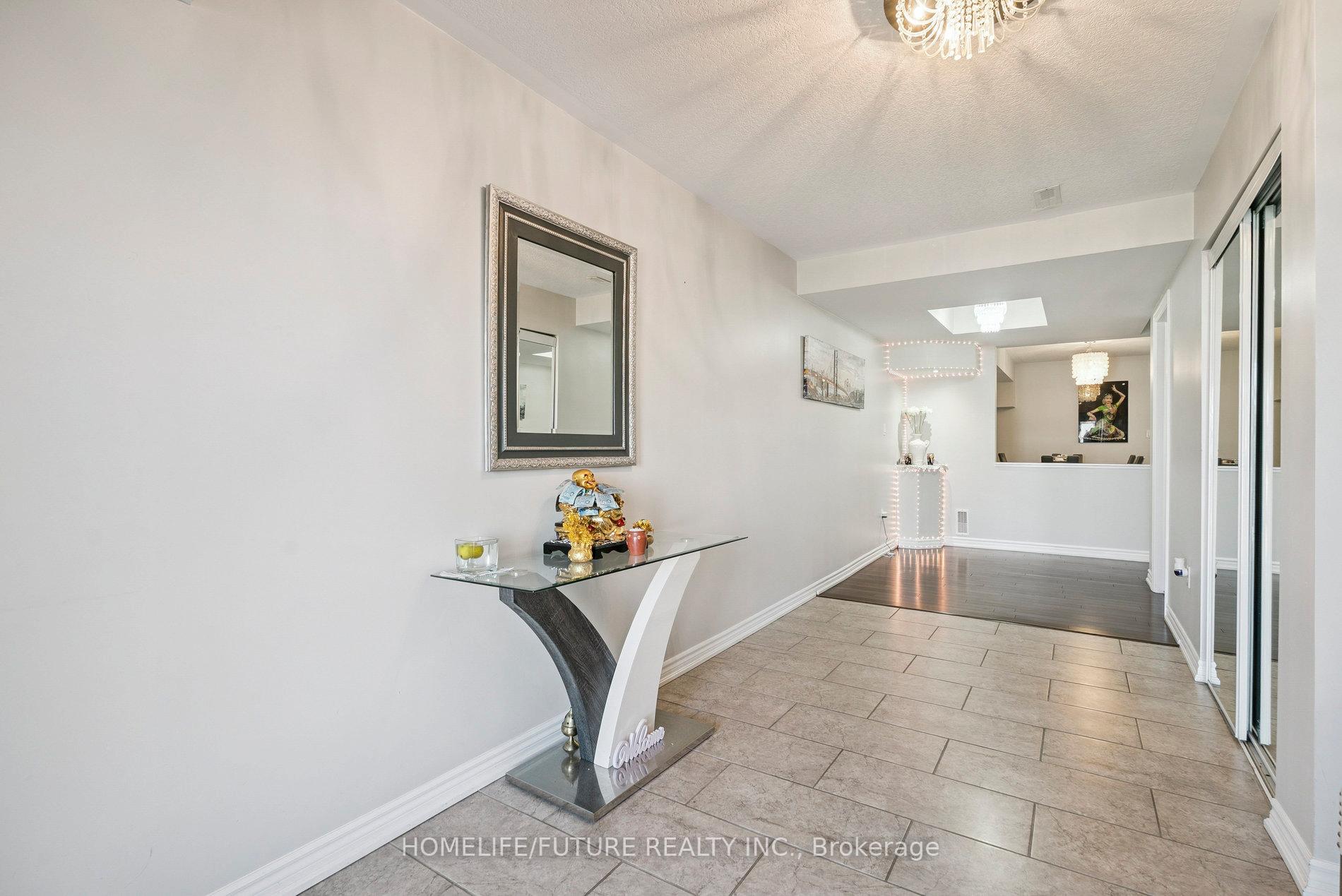 Photo 3 of 2048 Mcneil Street, Innisfil, Alcona — HOMEH