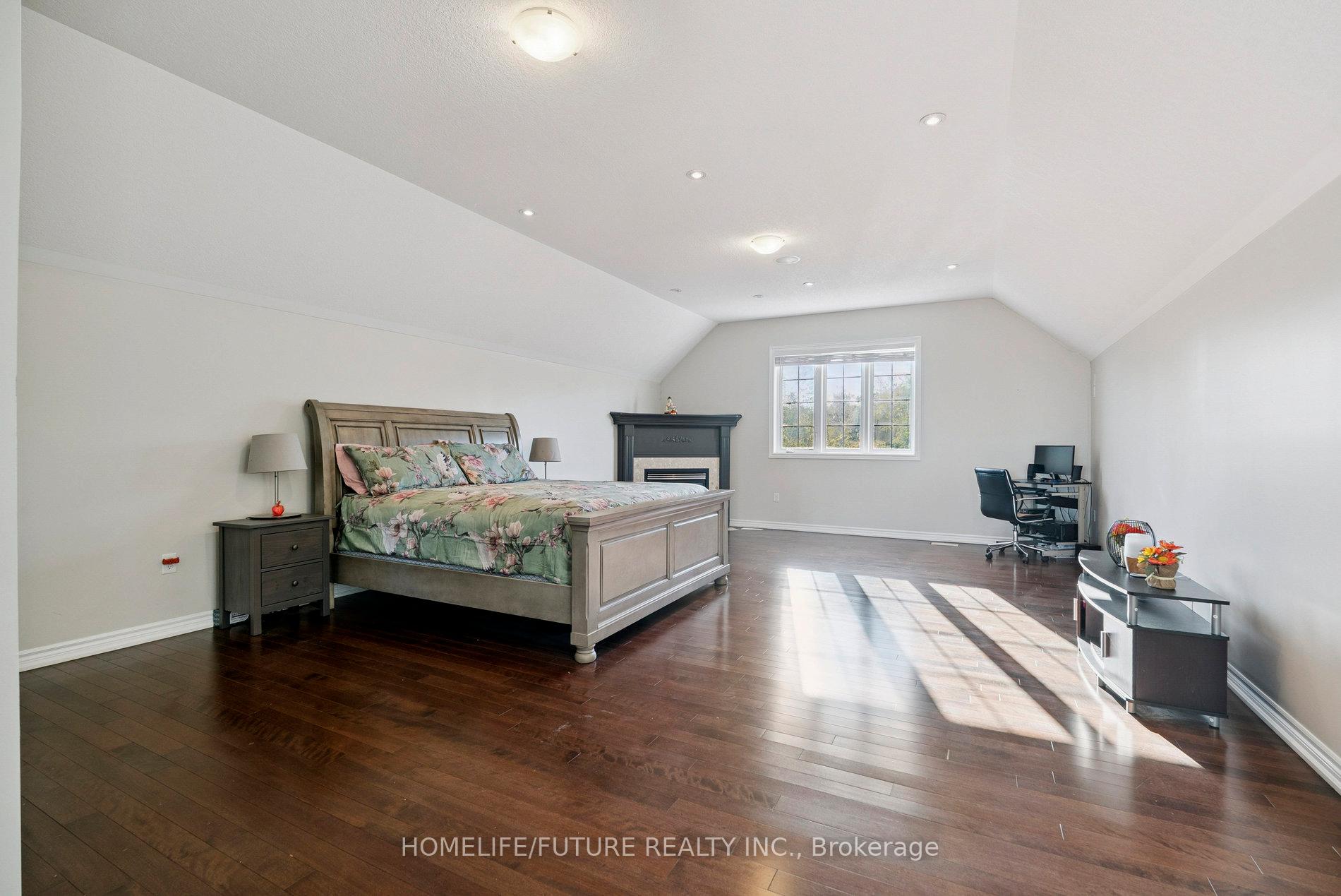 Photo 14 of 2048 Mcneil Street, Innisfil, Alcona — HOMEH
