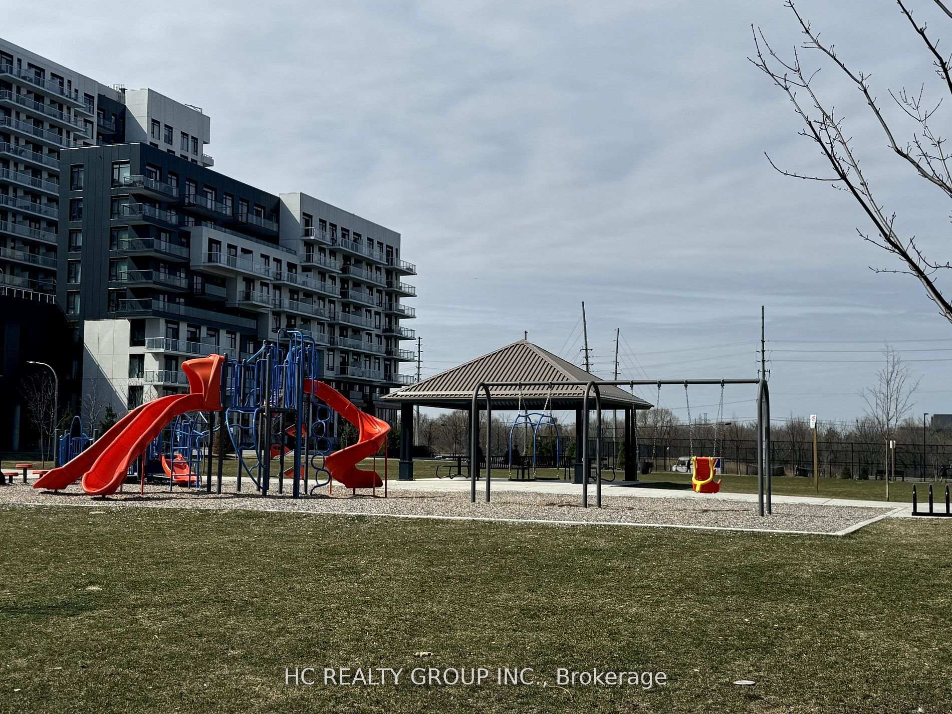 Photo 16 of 37 Rouge Valley Drive W, Markham, Unionville — HOMEH