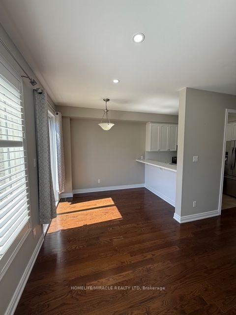 Photo 16 of 48 Pendulum Circle, Brampton, Sandringham-Wellington — HOMEH