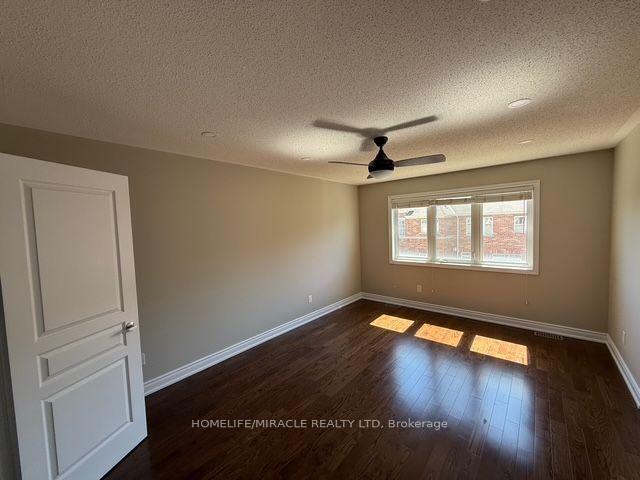 Photo 23 of 48 Pendulum Circle, Brampton, Sandringham-Wellington — HOMEH