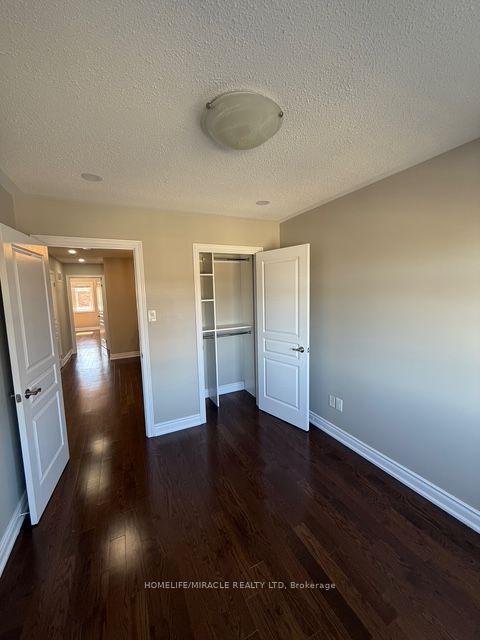 Photo 35 of 48 Pendulum Circle, Brampton, Sandringham-Wellington — HOMEH