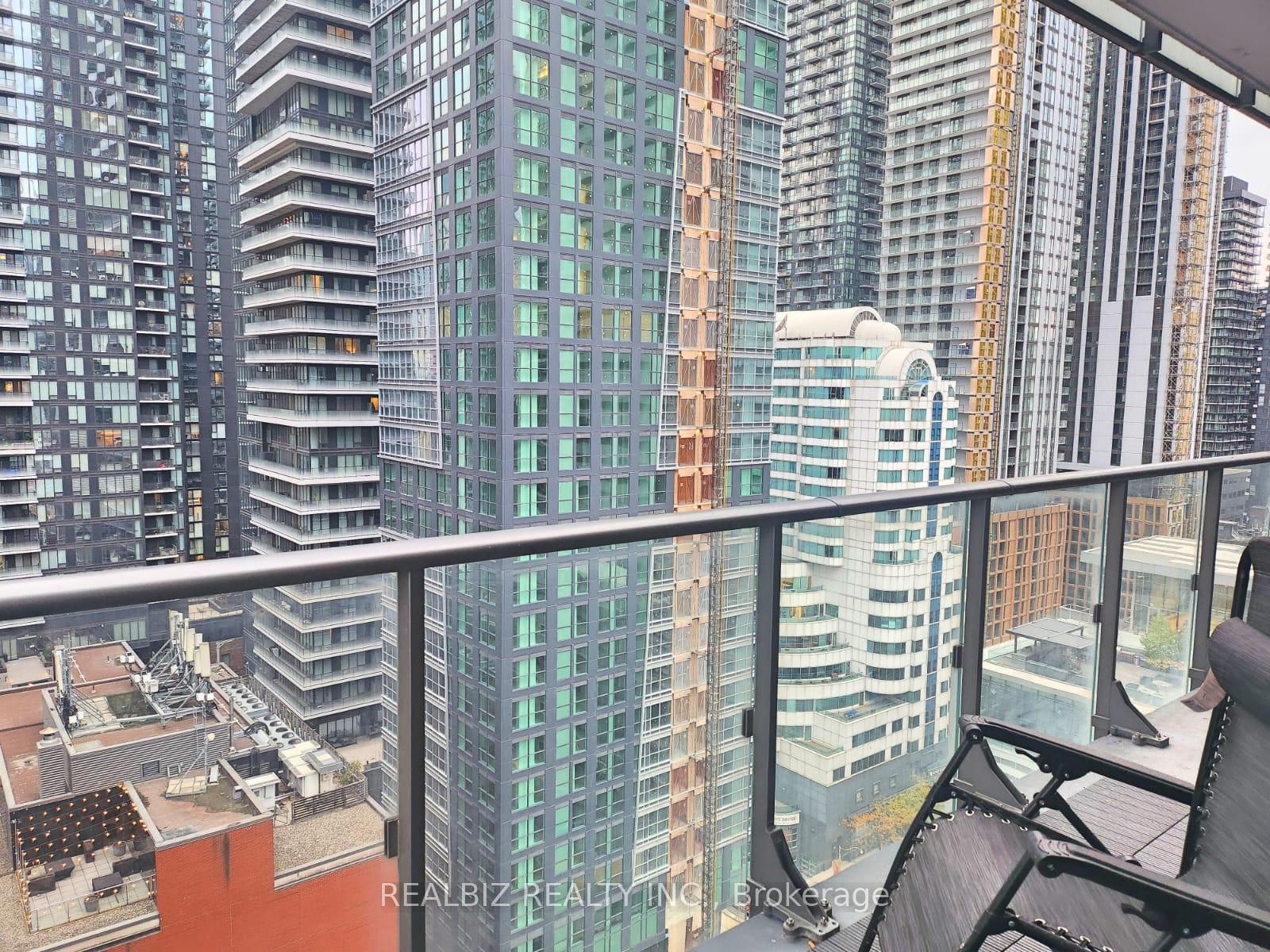 Photo 2 of Unit 2008, 8 Mercer Street, Toronto, Waterfront Communities — HOMEH