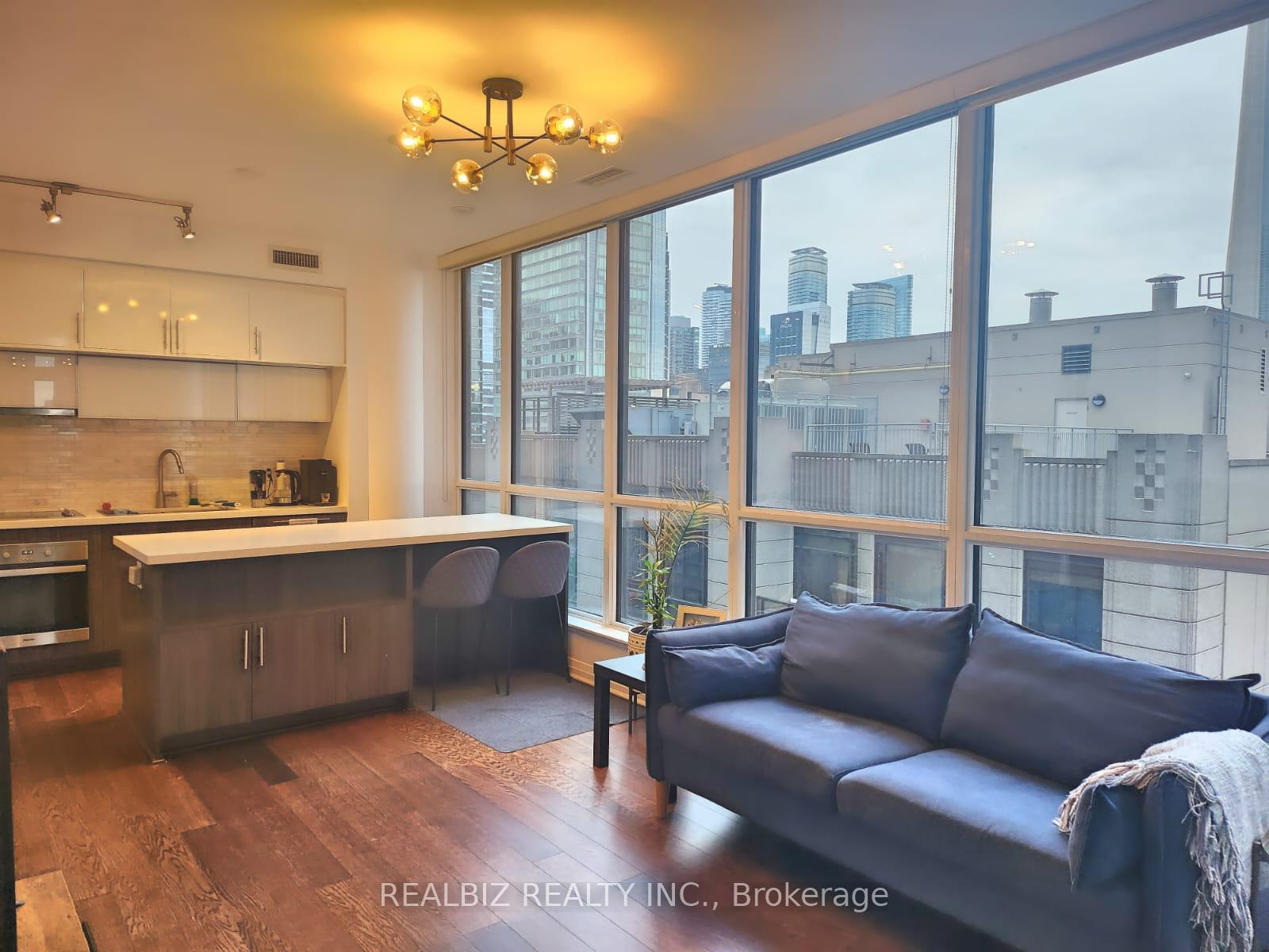 Photo 5 of Unit 2008, 8 Mercer Street, Toronto, Waterfront Communities — HOMEH
