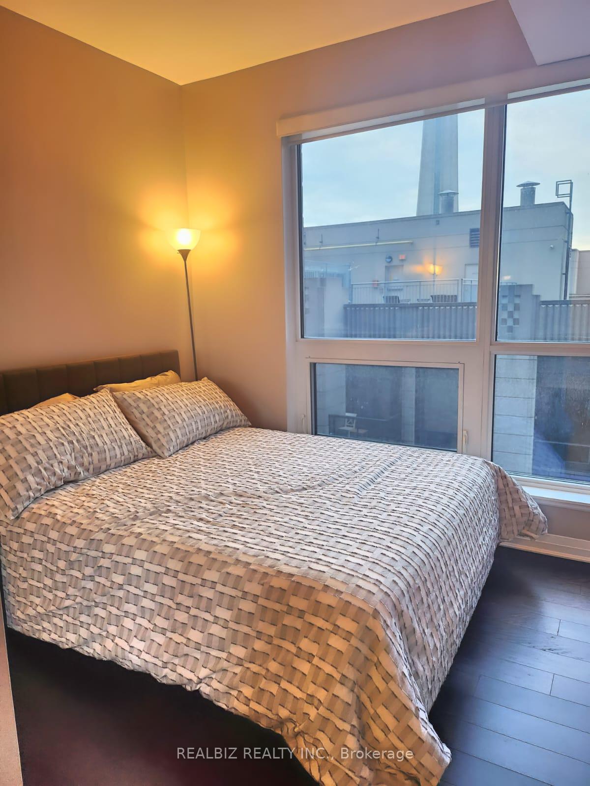 Photo 8 of Unit 2008, 8 Mercer Street, Toronto, Waterfront Communities — HOMEH