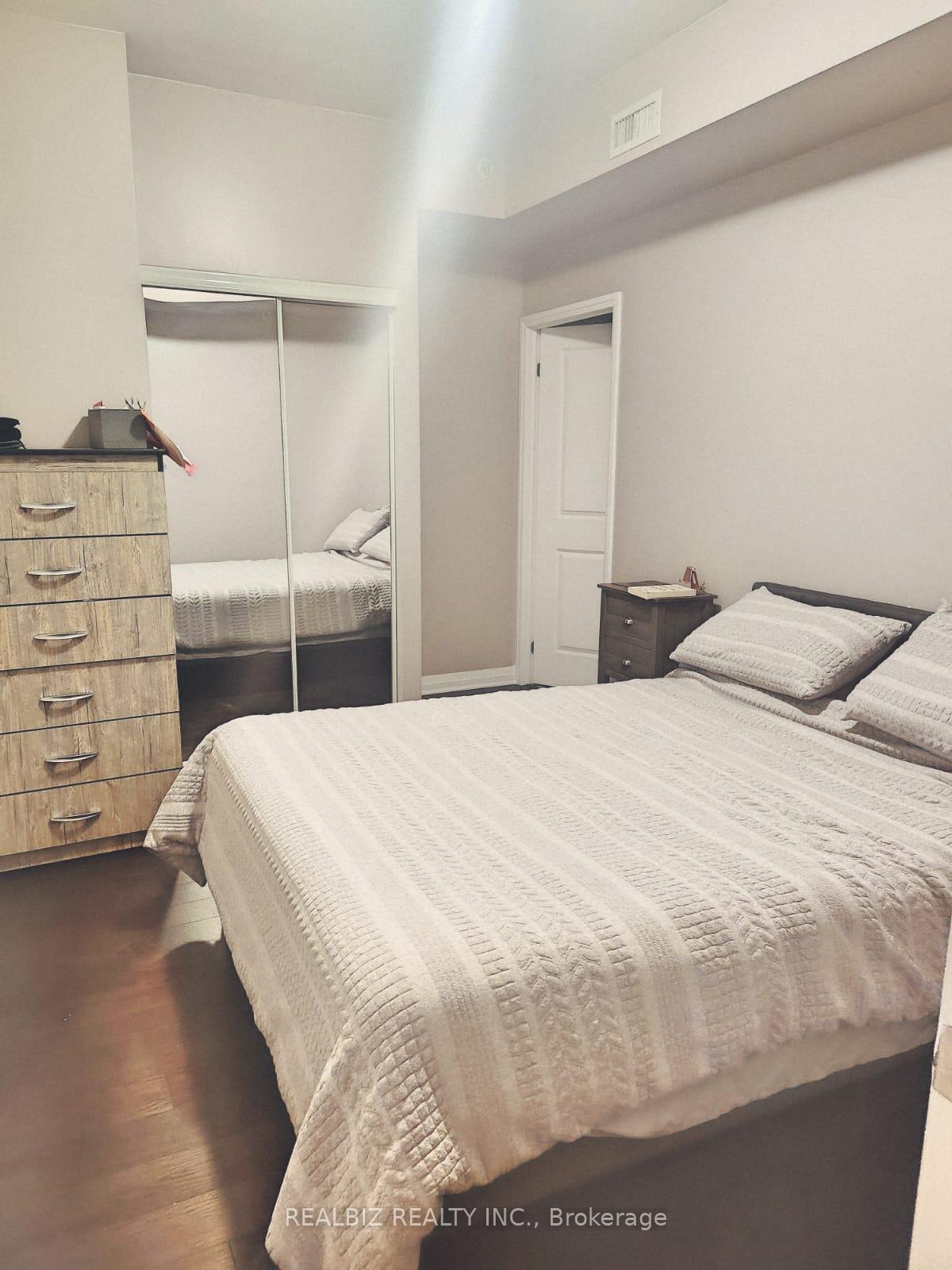 Photo 9 of Unit 2008, 8 Mercer Street, Toronto, Waterfront Communities — HOMEH