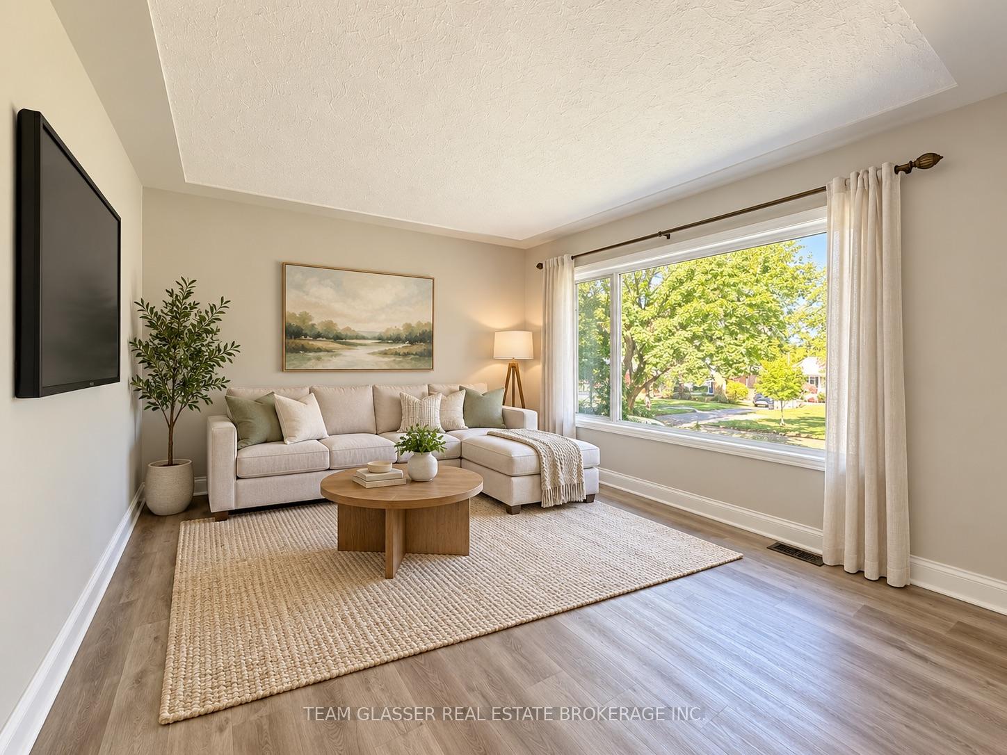 Photo 11 of Unit Upper, 723 Strathmeyer Street, London, East C — HOMEH