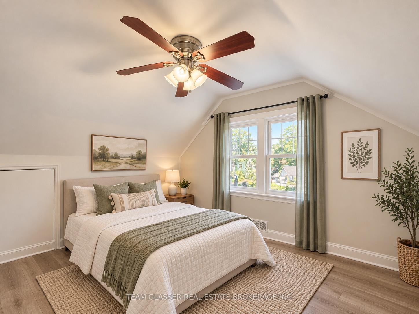 Photo 12 of Unit Upper, 723 Strathmeyer Street, London, East C — HOMEH