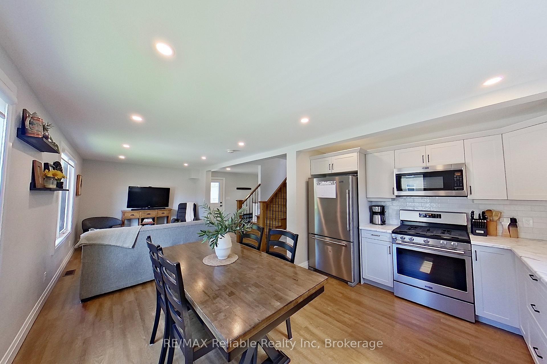 Photo 14 of 19 Bismark Street, Bluewater, Zurich — HOMEH