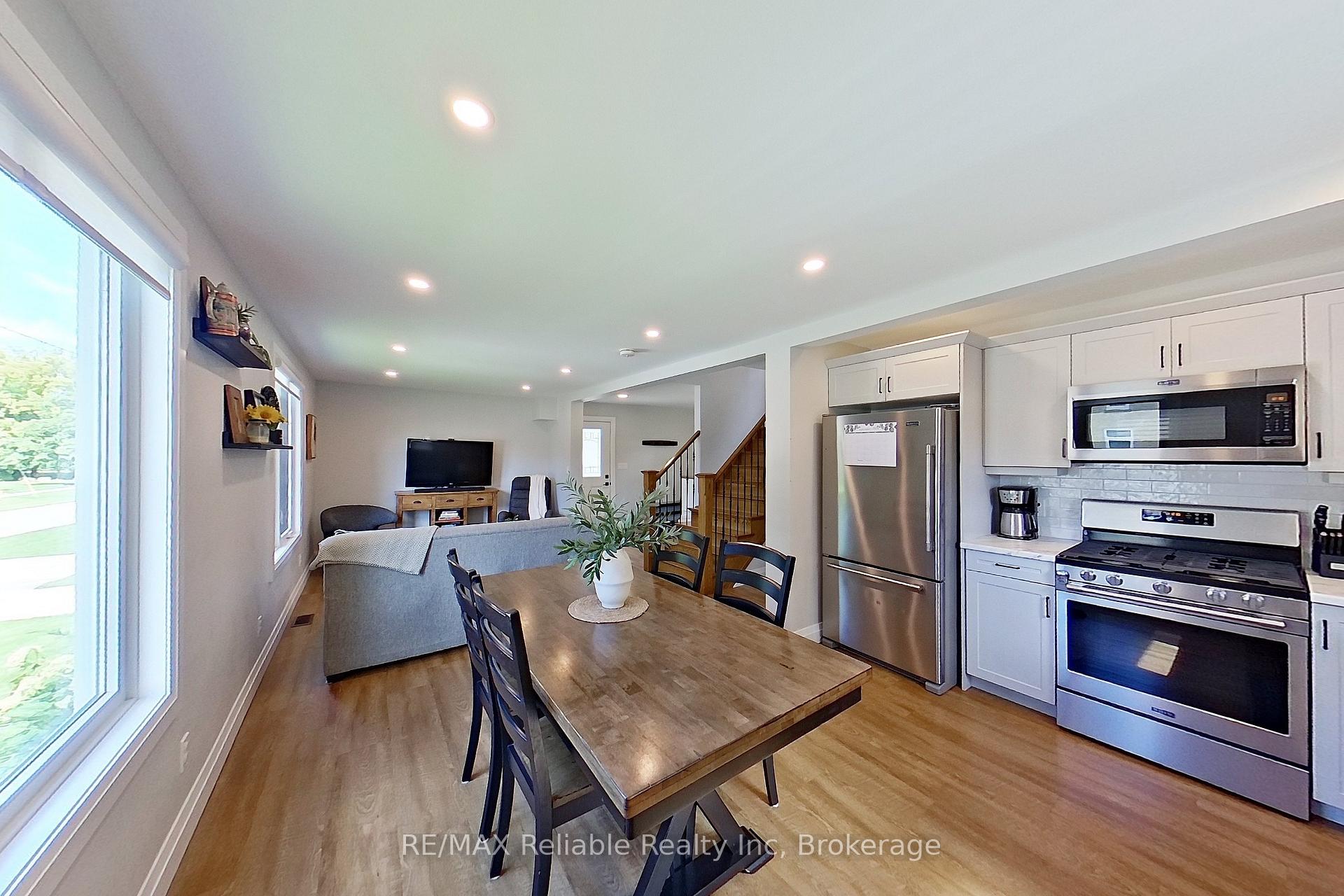Photo 16 of 19 Bismark Street, Bluewater, Zurich — HOMEH