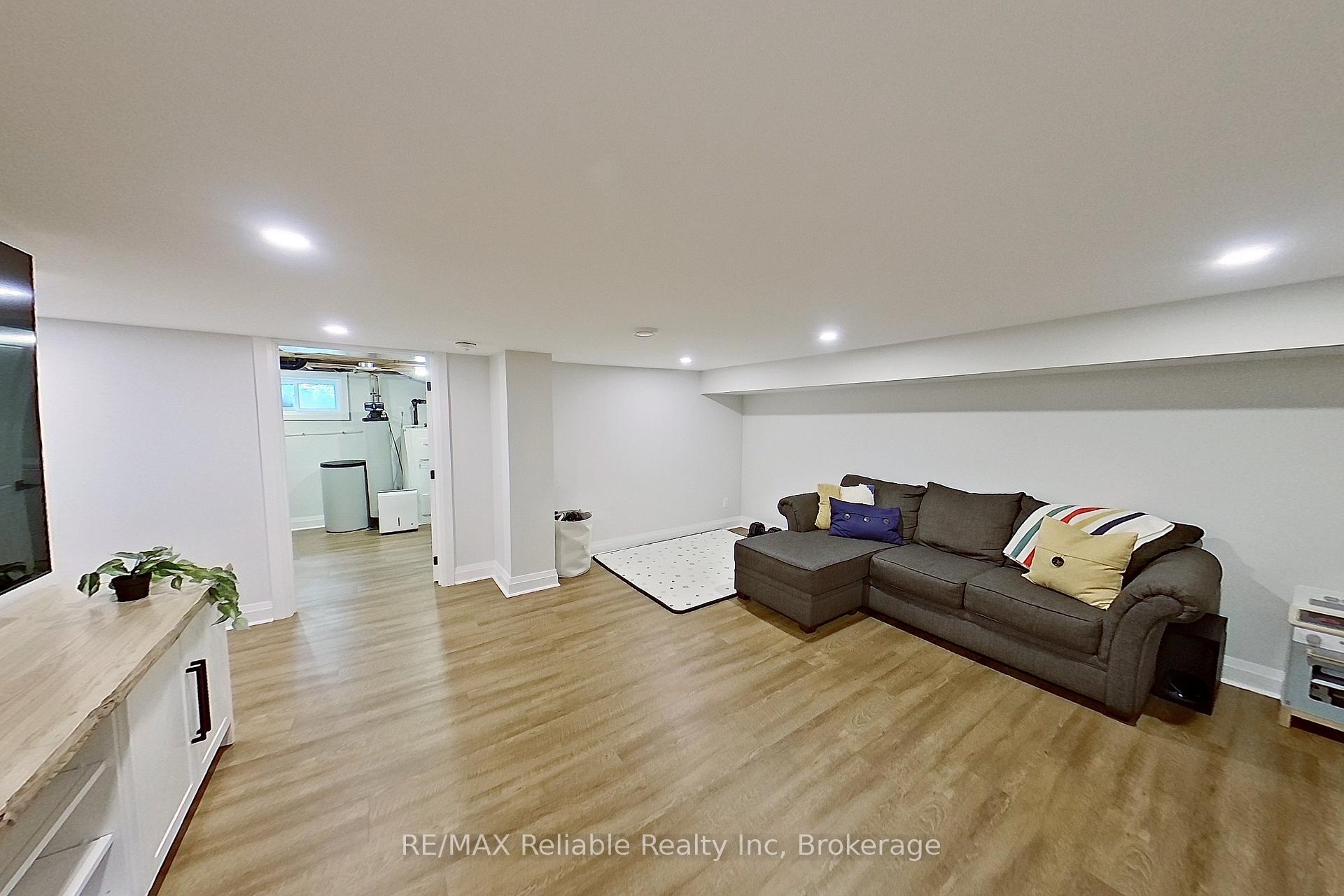 Photo 36 of 19 Bismark Street, Bluewater, Zurich — HOMEH