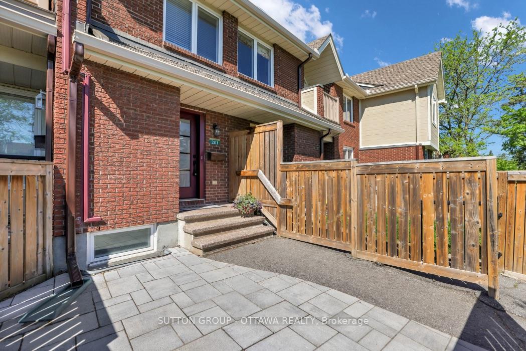 Photo 5 of Unit 201, 1835 Marsala Crescent, Ottawa, Fallingbrook/Pineridge — HOMEH