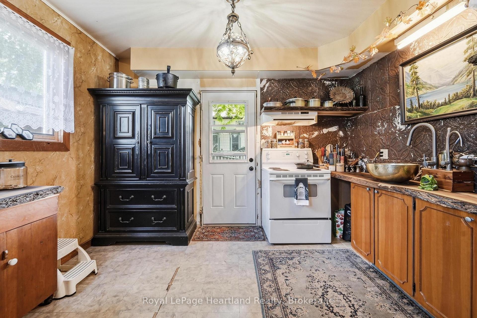 Photo 7 of 103 James St Street, Central Huron, Clinton — HOMEH