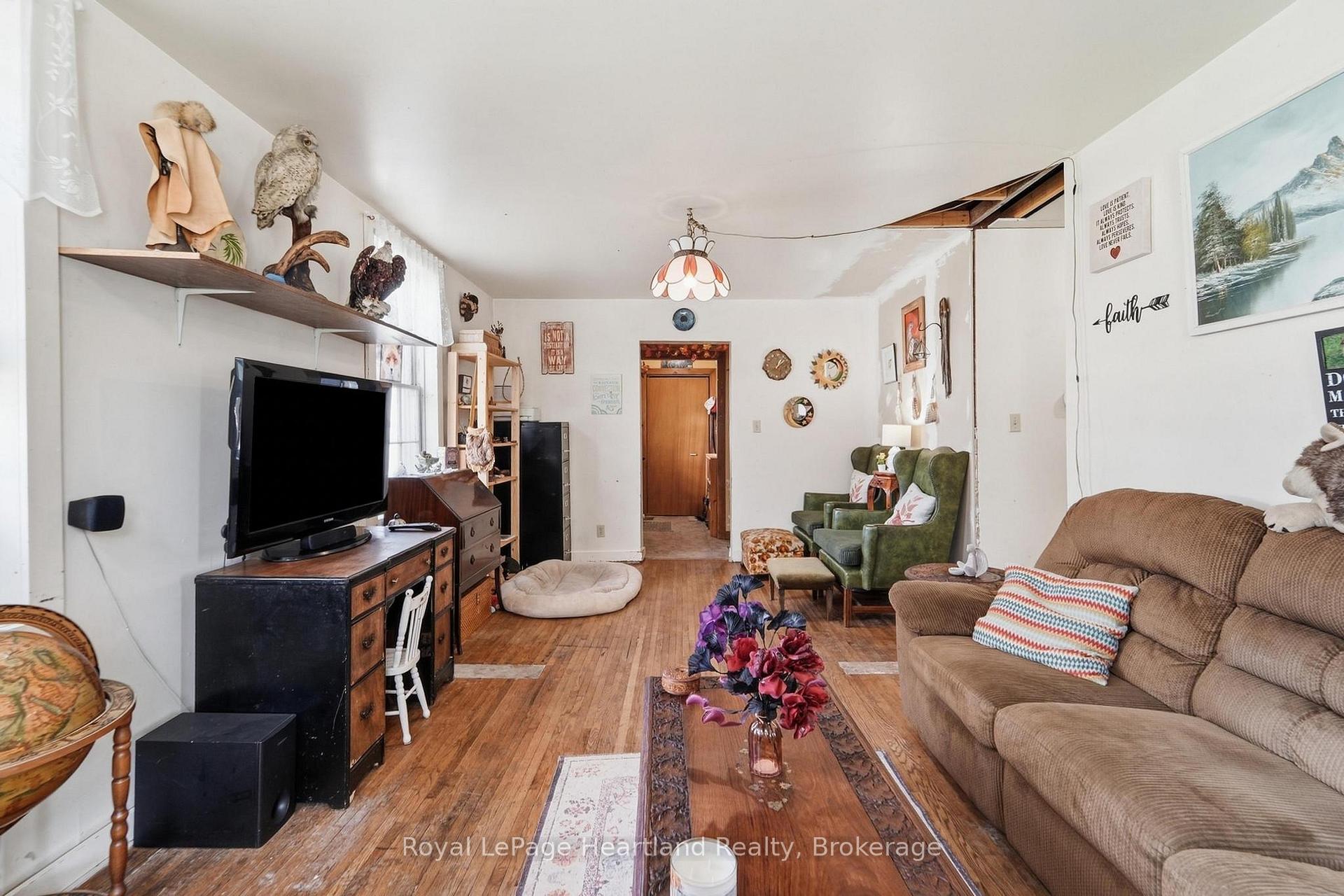Photo 13 of 103 James St Street, Central Huron, Clinton — HOMEH