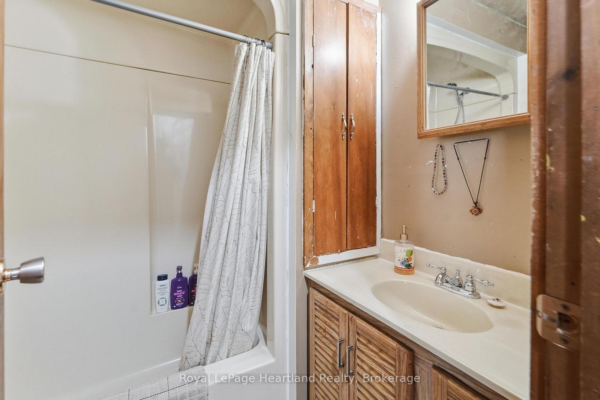 Photo 15 of 103 James St Street, Central Huron, Clinton — HOMEH