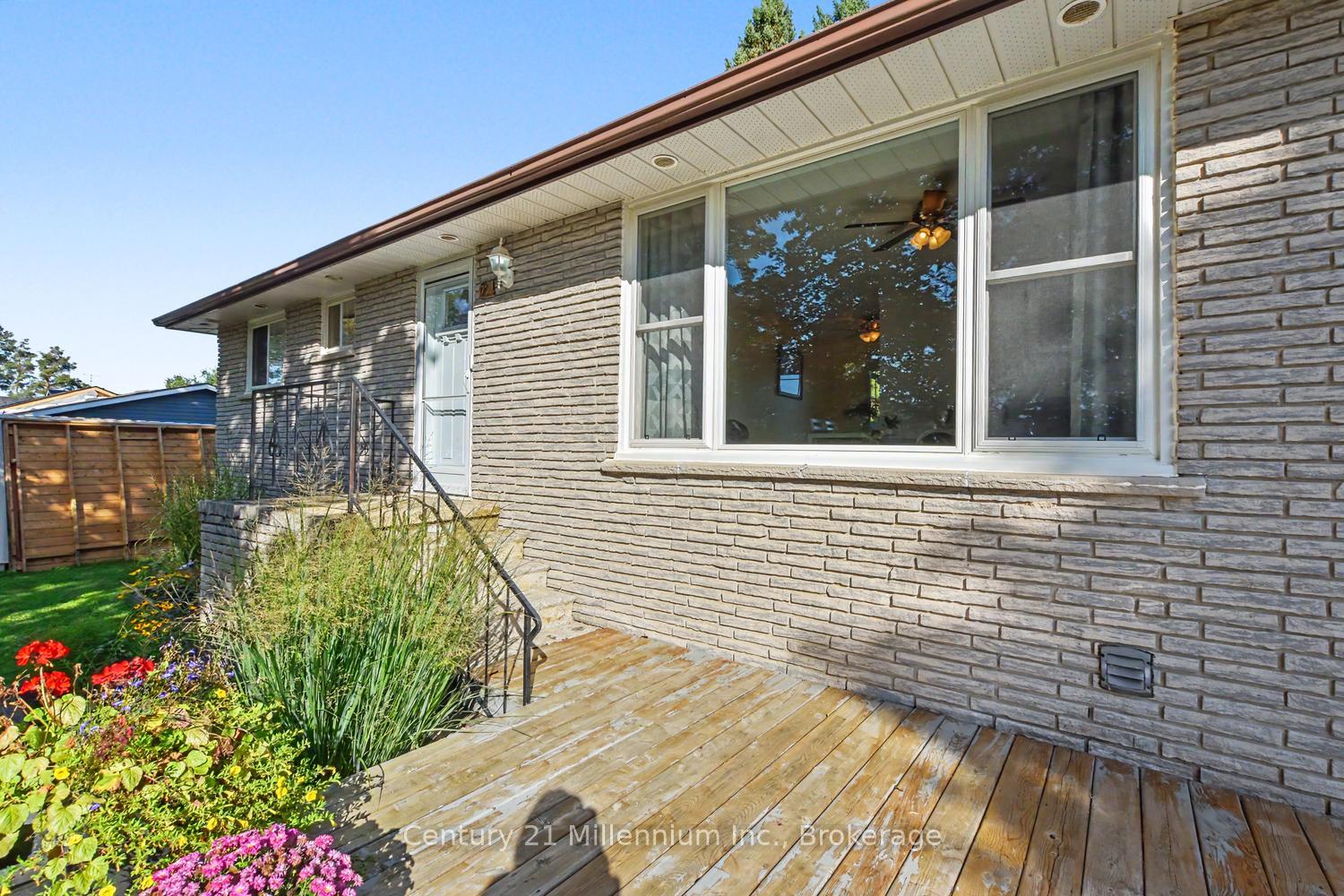 Photo 2 of 224 Margaret Street, Clearview, Stayner — HOMEH