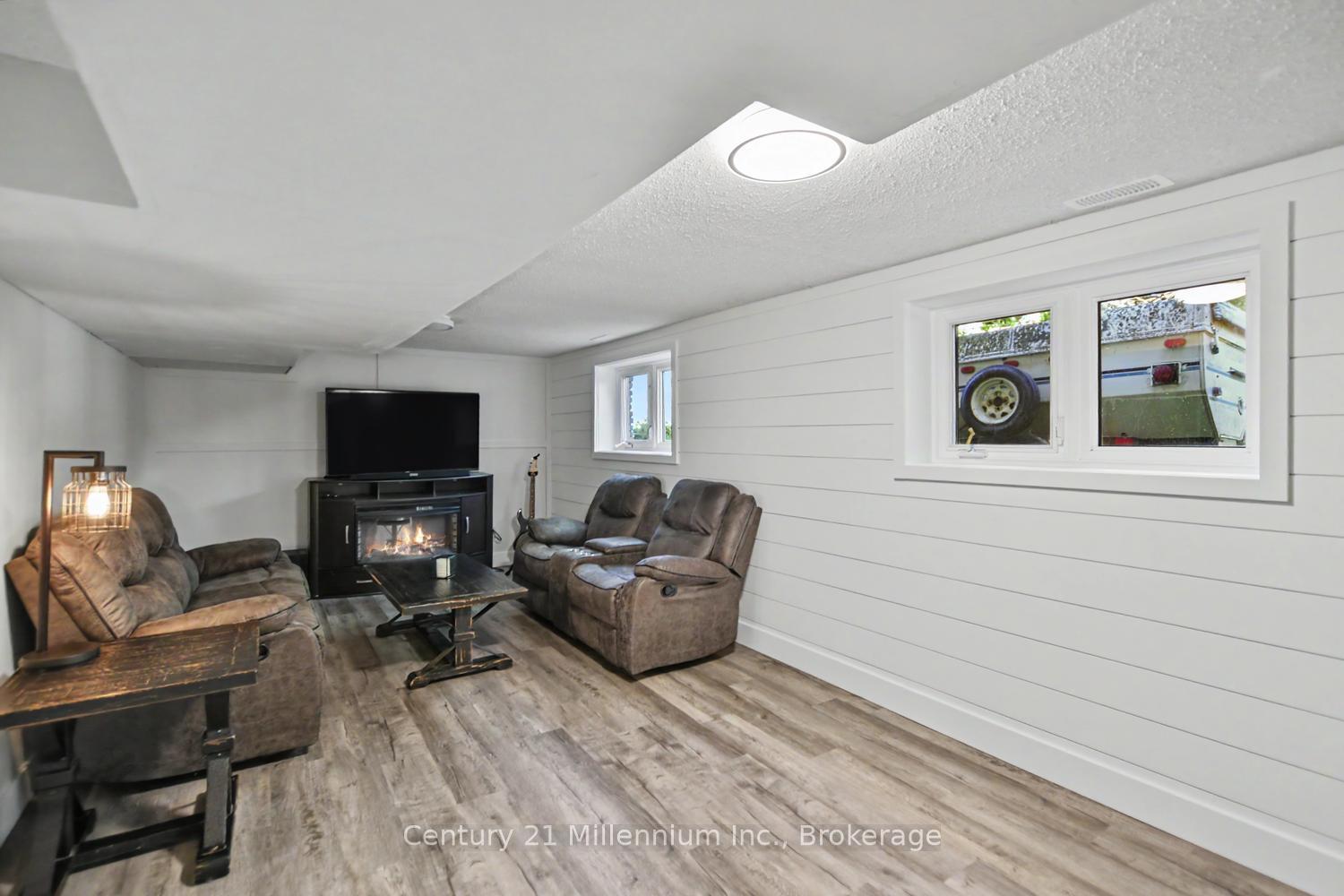 Photo 23 of 224 Margaret Street, Clearview, Stayner — HOMEH