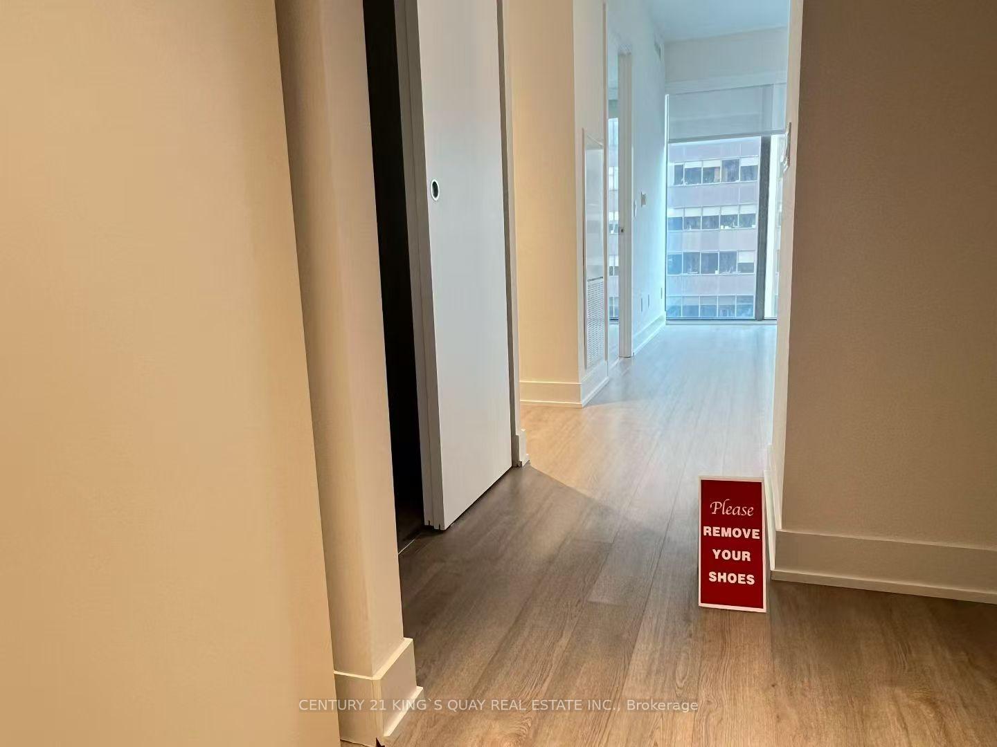 Photo 4 of Unit 1505, 8 Cumberland Street, Toronto, The Annex — HOMEH