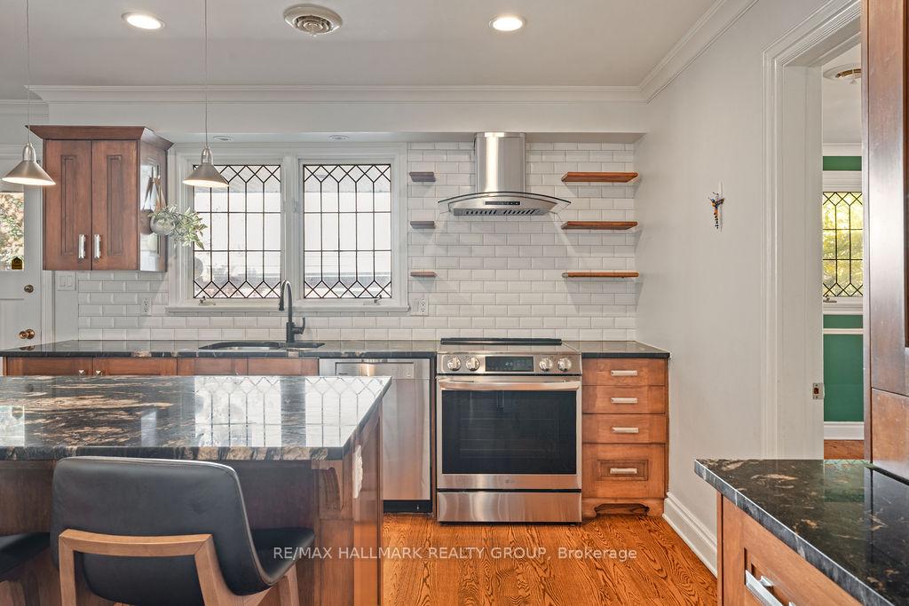 Photo 15 of 275 Crocus Avenue, Ottawa, Applewood Acres — HOMEH