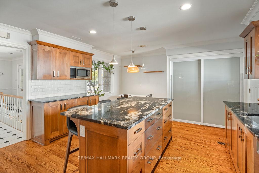 Photo 21 of 275 Crocus Avenue, Ottawa, Applewood Acres — HOMEH