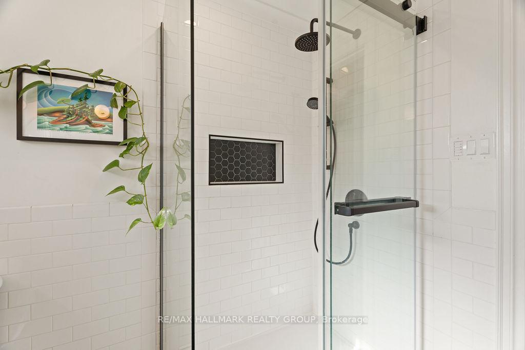 Photo 28 of 275 Crocus Avenue, Ottawa, Applewood Acres — HOMEH