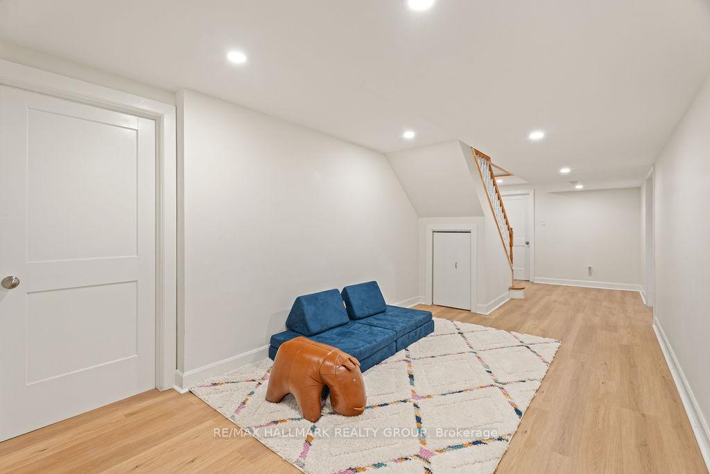 Photo 33 of 275 Crocus Avenue, Ottawa, Applewood Acres — HOMEH
