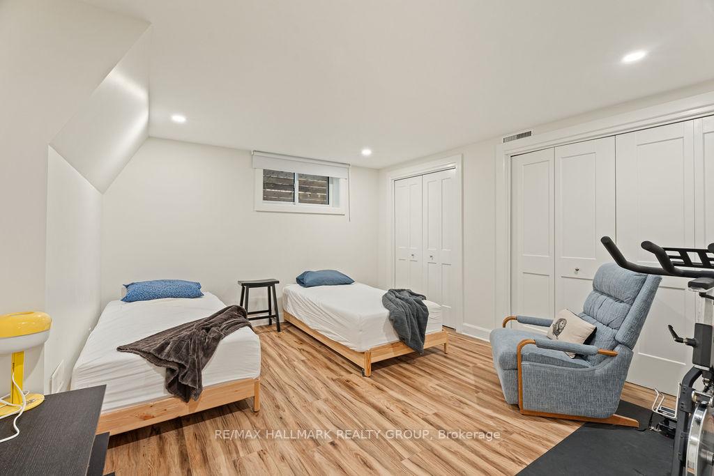 Photo 36 of 275 Crocus Avenue, Ottawa, Applewood Acres — HOMEH