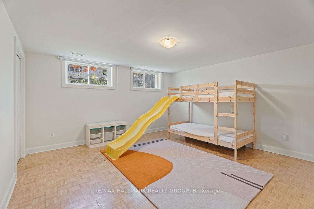 Photo 38 of 275 Crocus Avenue, Ottawa, Applewood Acres — HOMEH