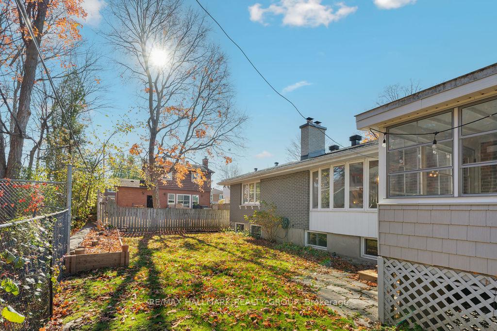 Photo 45 of 275 Crocus Avenue, Ottawa, Applewood Acres — HOMEH