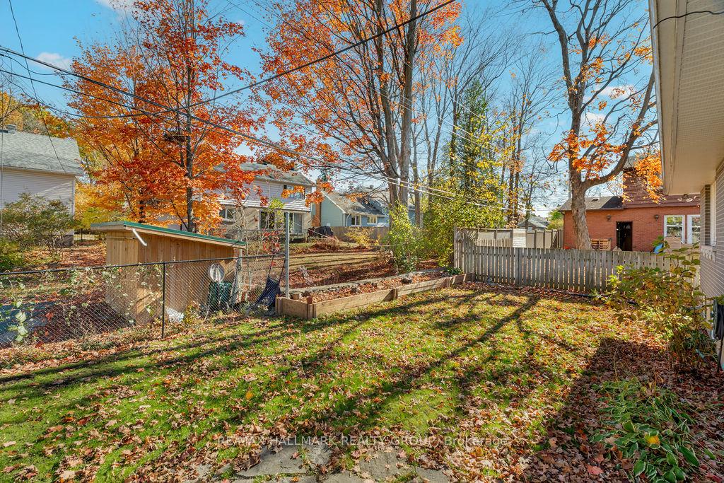 Photo 46 of 275 Crocus Avenue, Ottawa, Applewood Acres — HOMEH