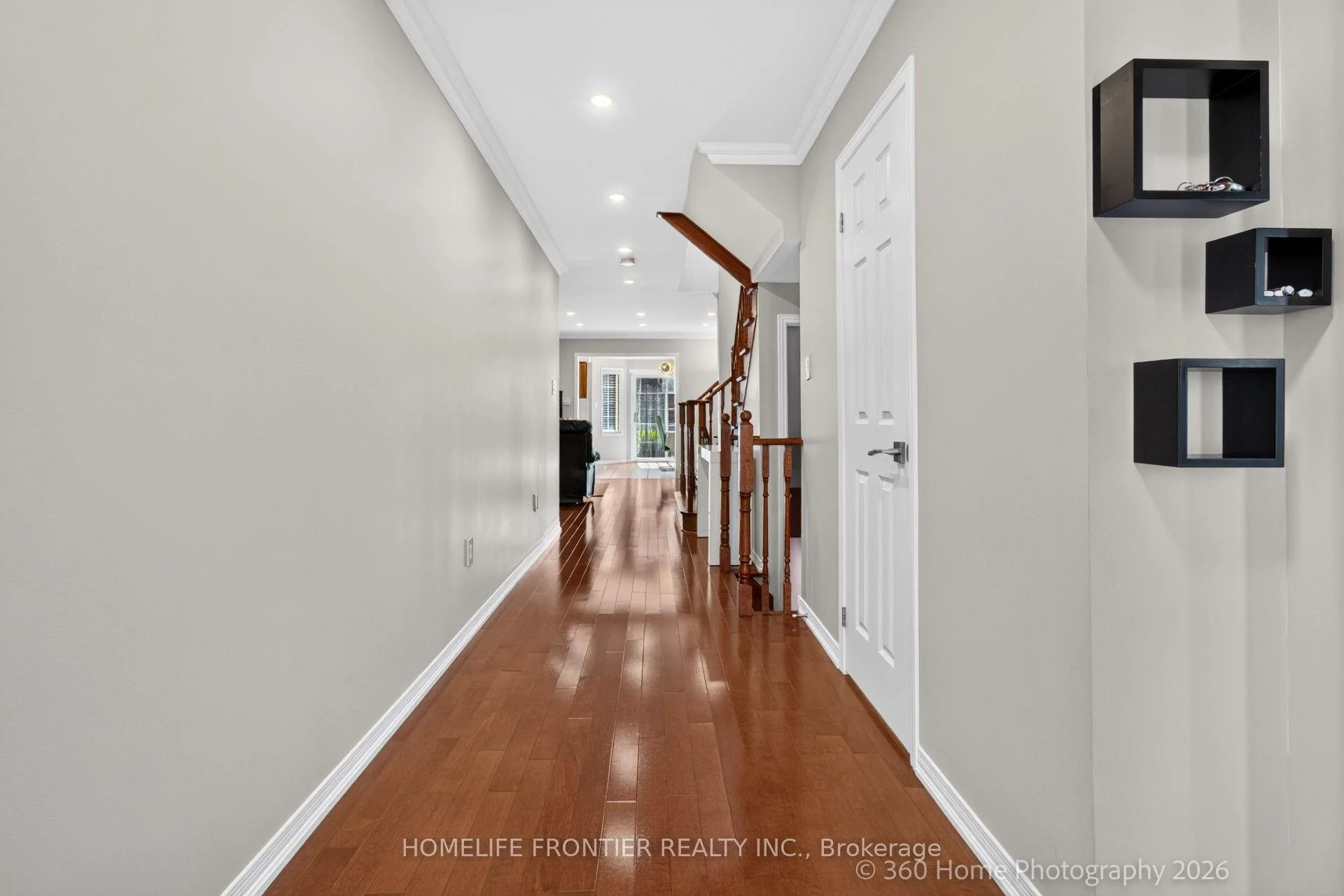 Photo 5 of 312 Lauderdale Drive, Vaughan, Patterson — HOMEH