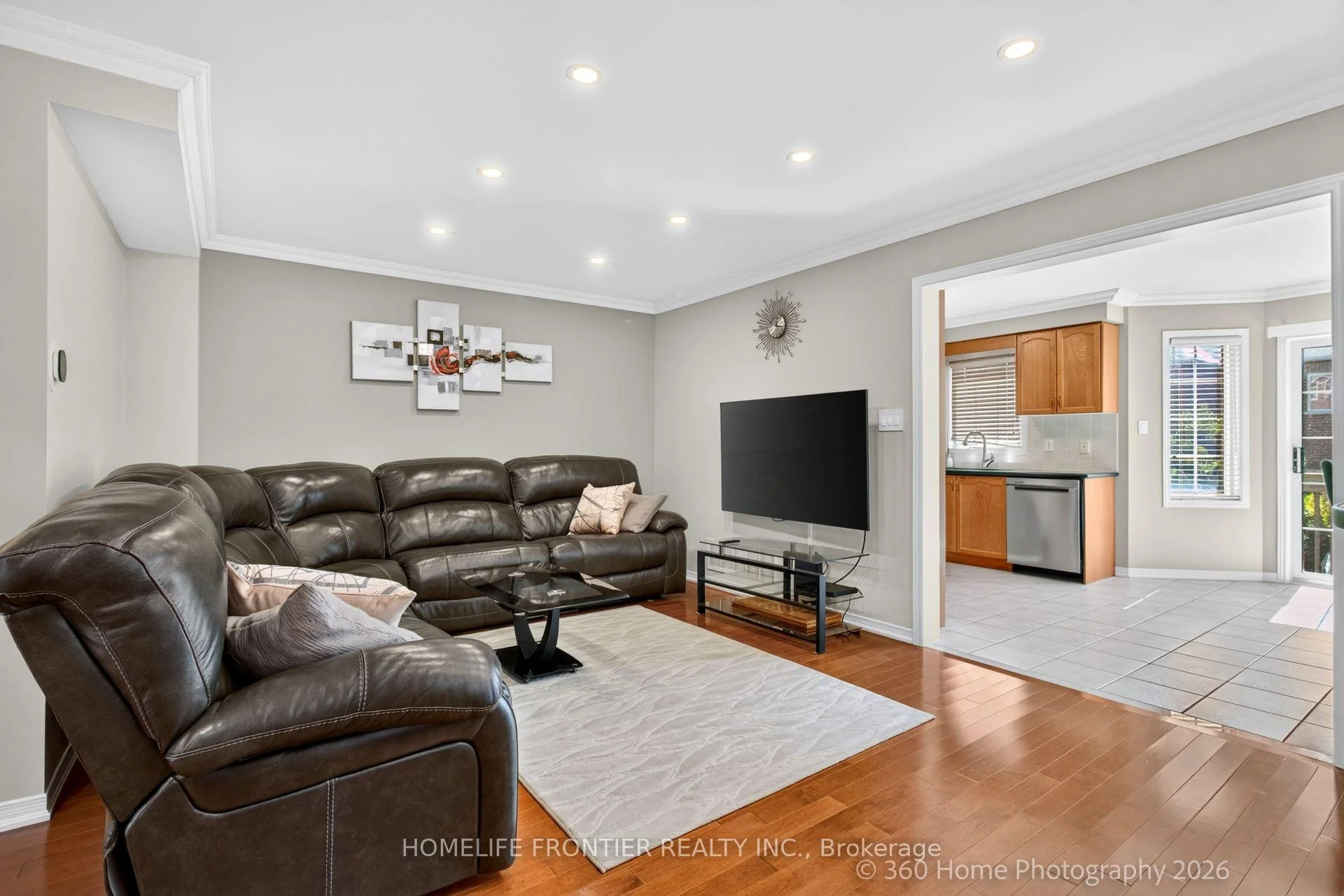 Photo 9 of 312 Lauderdale Drive, Vaughan, Patterson — HOMEH
