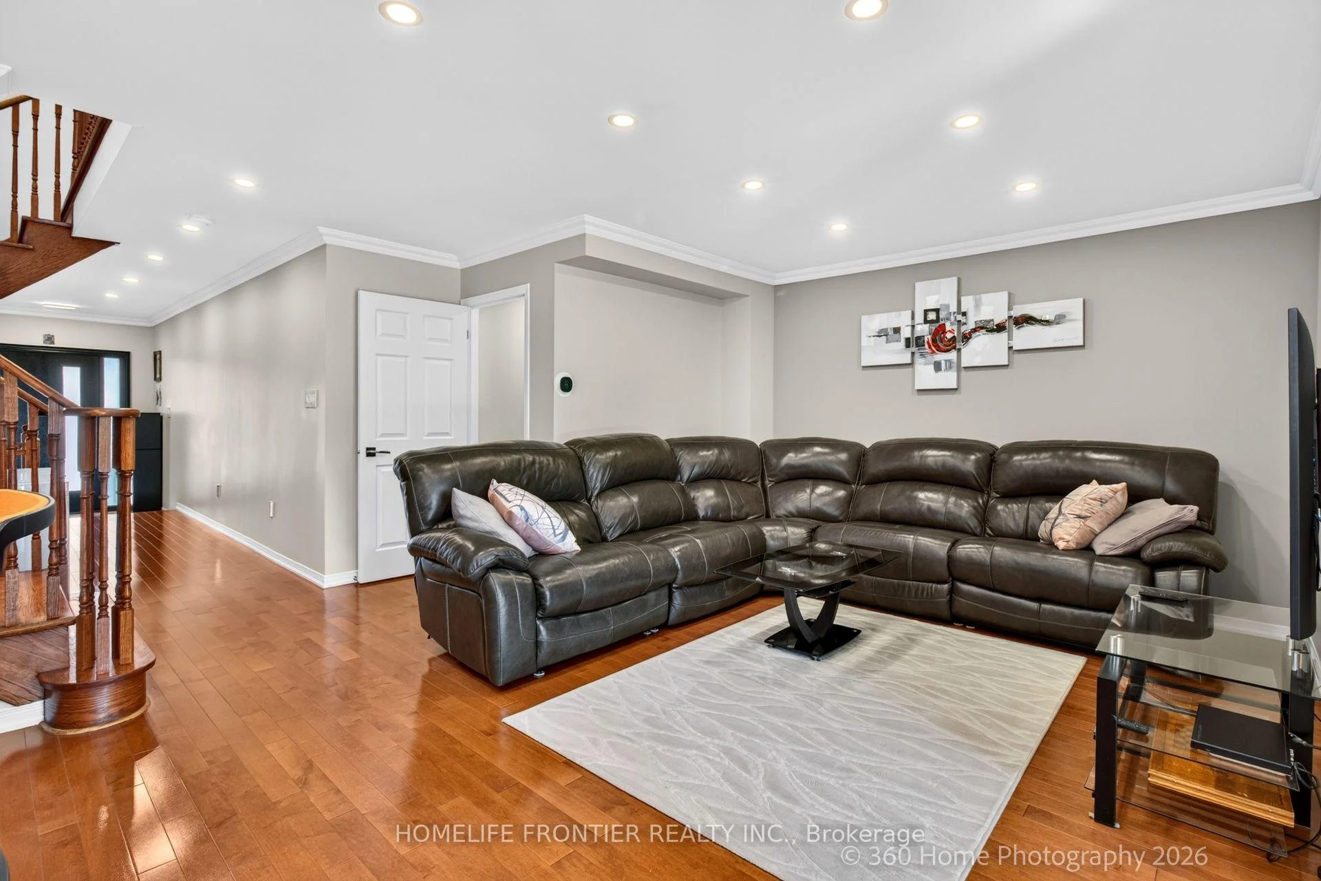 Photo 11 of 312 Lauderdale Drive, Vaughan, Patterson — HOMEH